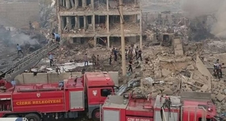 Türkiyədə daha bir terror aktı: 9 polis əməkdaşı öldü