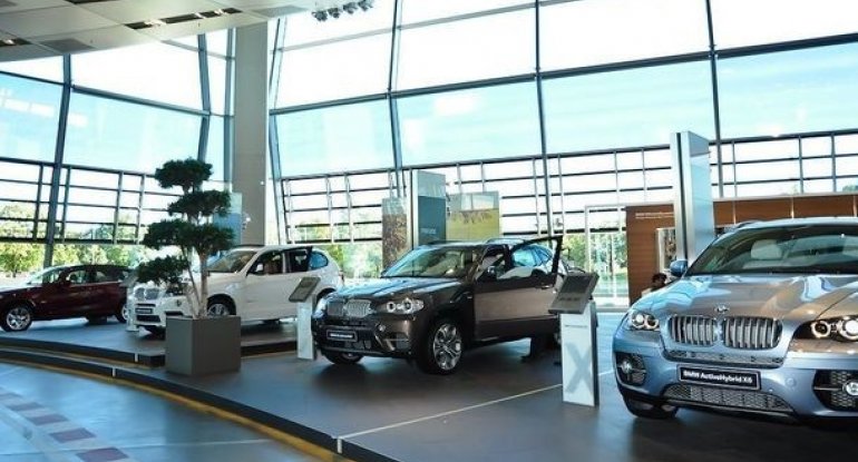 Peterburqda 4 “BMW”ni 100 saniyəyə oğurladılar