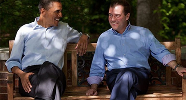 Medvedev Obama ilə qeyri-rəsmi görüşdü