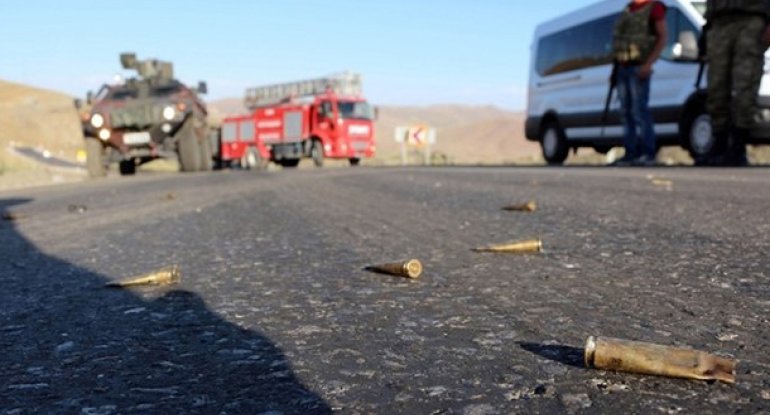 Türkiyədə bomba yüklü maşın partladıldı