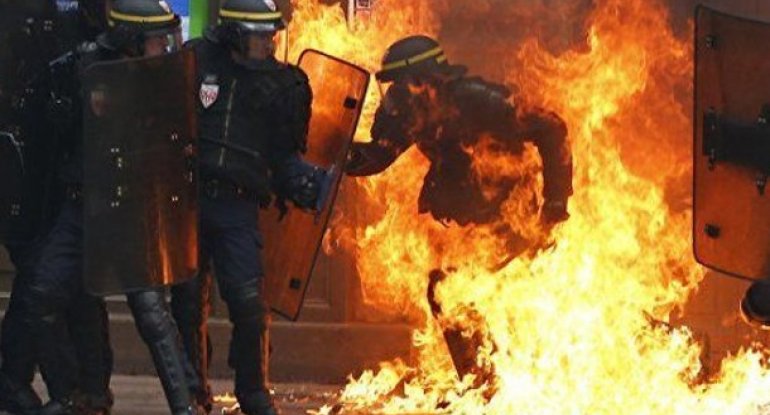Parisdə etirazçılar və polis arasında qarşıdurma olub