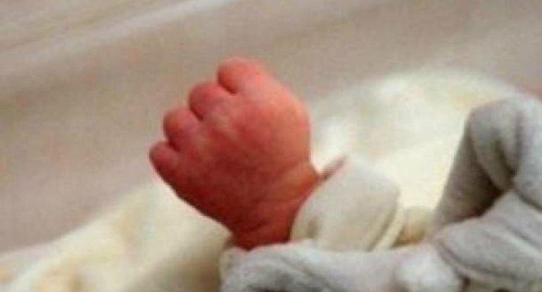Dünyada ilk dəfə 3 valideyni olan uşaq doğuldu