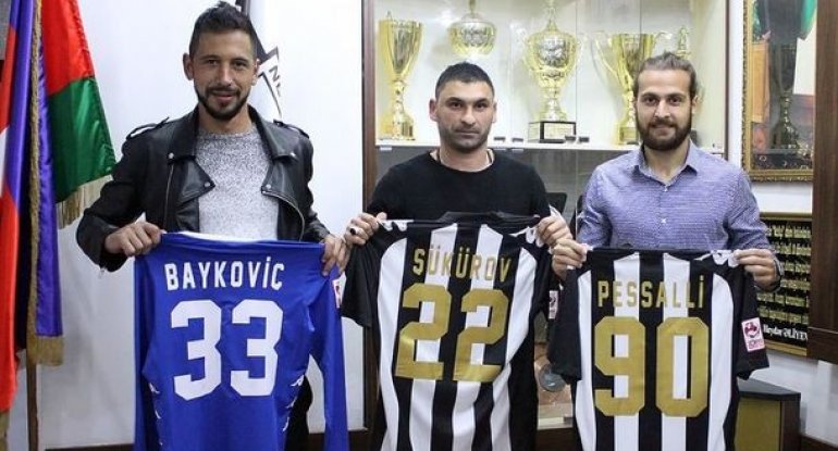“Neftçi” klubu üç futbolçu transfer edib