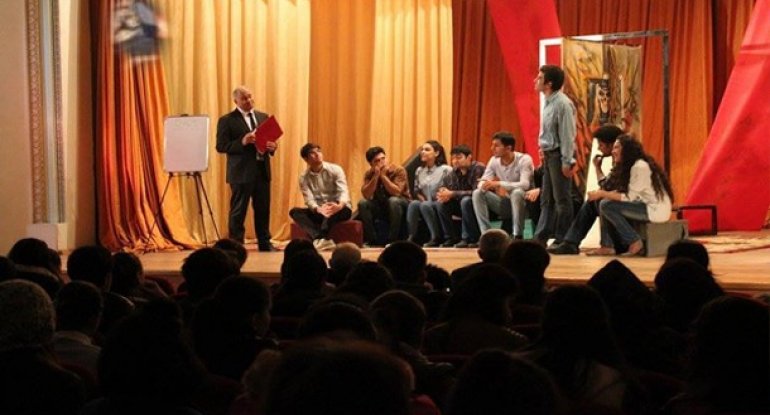 Bakı Uşaq Teatrında \