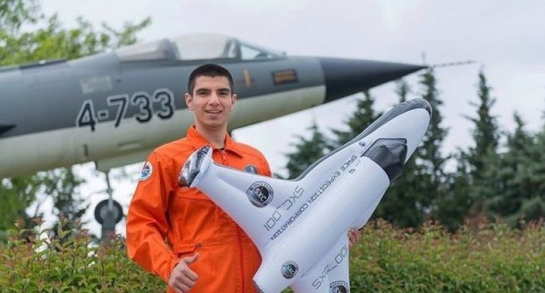 Kosmosa uçacaq ilk türk: Müəllimim azərbaycanlıdır