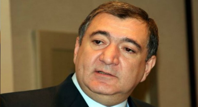 Nazir müşavirini işdən çıxarıb, rəis təyin etdi