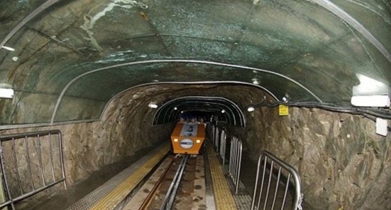 Şimali Koreya sərhəddində gizli tunellər tapıldı