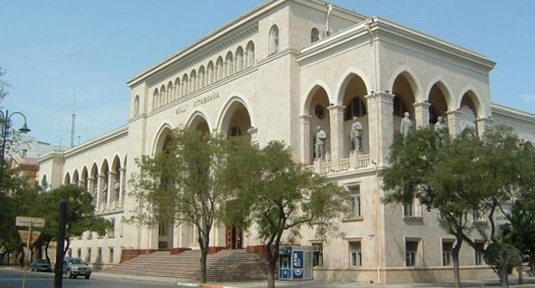 “Axundov” kitabxanasında ixtisarlar başlanıldı