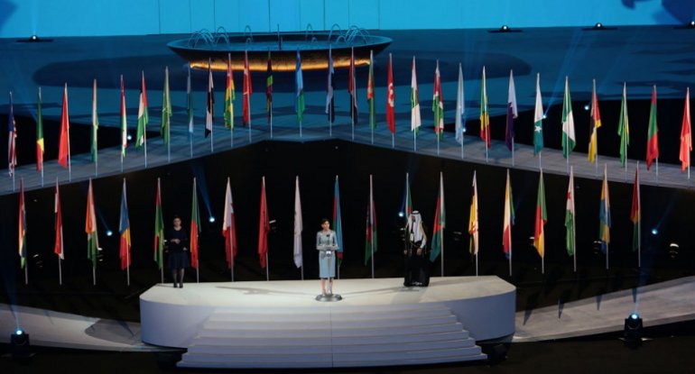 İslam Oyunlarının açılışında Mehriban Əliyeva çıxış edir