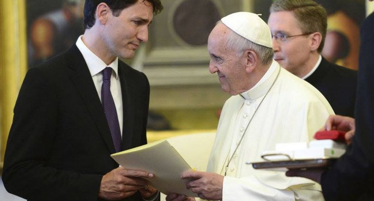 Kanadanın baş naziri Roma Papasından rəsmi üzrxahlıq tələb etdi