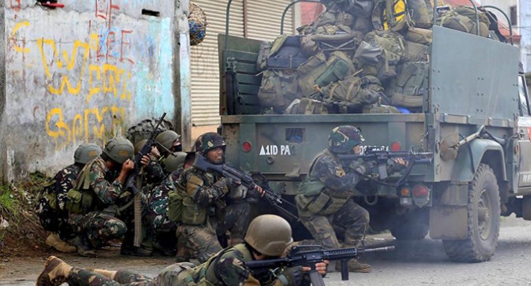 Filippində hərbçilər 90 İŞİD terrorçusunu məhv etdi