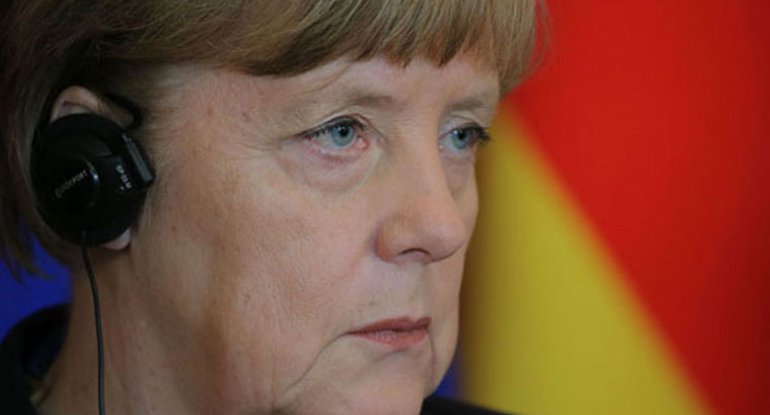 Angela Merkel Qətər Əmiri ilə böhranı müzakirə etdi