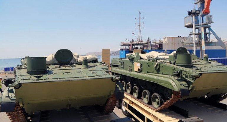 Rusiyadan Azərbaycana yeni hərbi texnika gətirildi