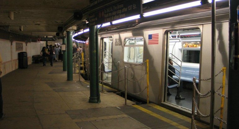 Nyu-York metrosunda 2 vaqon resldən çıxıb: 34 yaralı