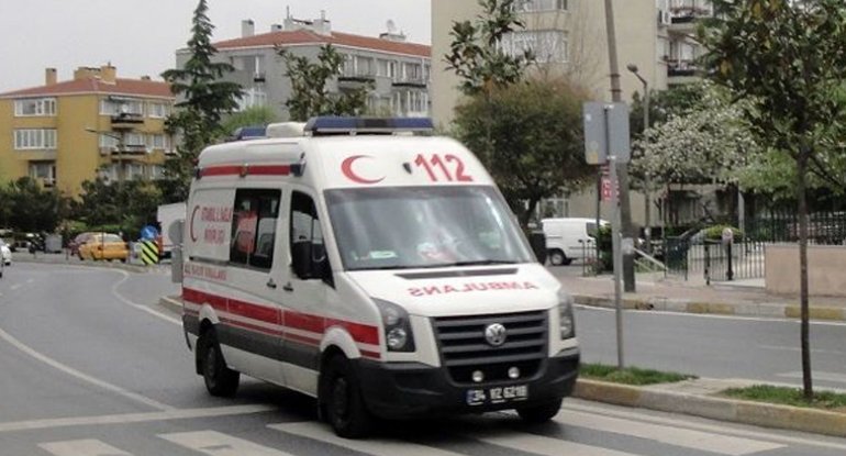 Türkiyədə turistləri daşıyan avtobus aşdı