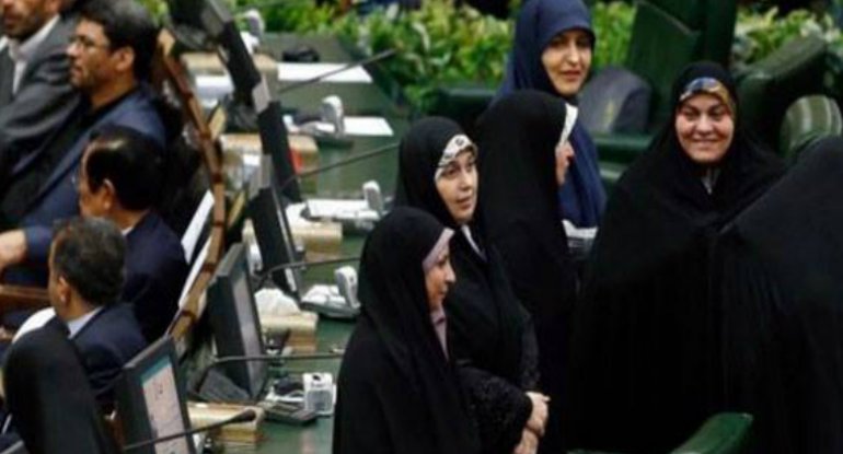 İran prezidenti iki qadını köməkçisi təyin edib