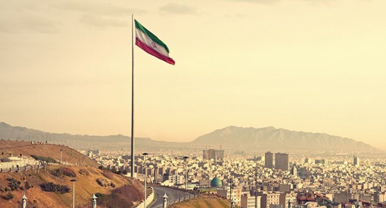 İran ortamənzilli ballistik raket üzərində işləyir