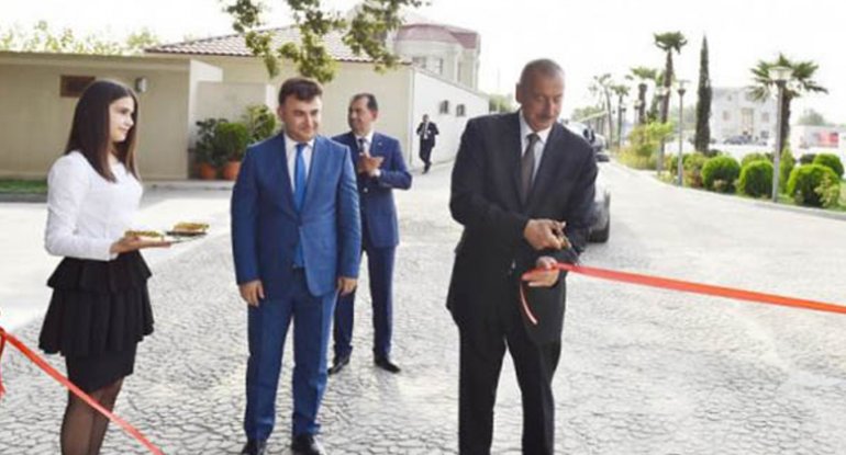 Prezident möhtəşəm “Xəzər Palace” otelinin açılışını etdi