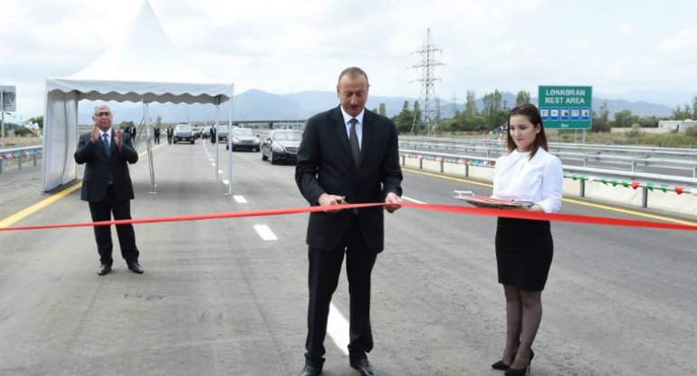 Prezident yeni yolun açılışında iştirak edib