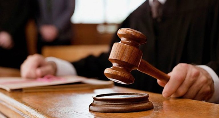 Rüşvət almaqda ittiham edilən həkimin apellyasiya məhkəməsi keçirildi