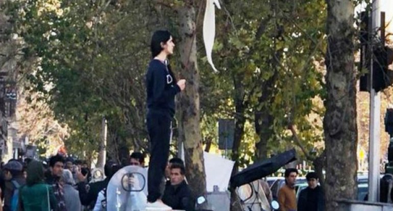 İranda baş örtüyü aksiyası yayılır