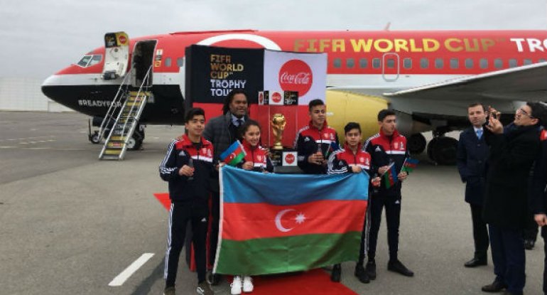 Futbol üzrə Dünya Kuboku Azərbaycana gətirildi