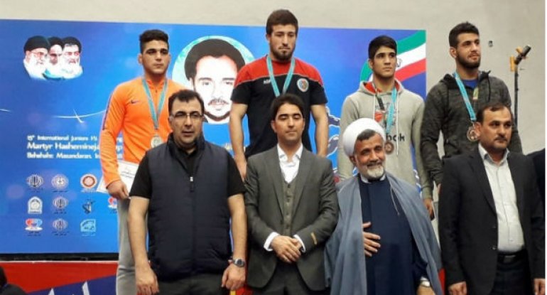 Güləşçilərimiz İranda 8 medal qazandı