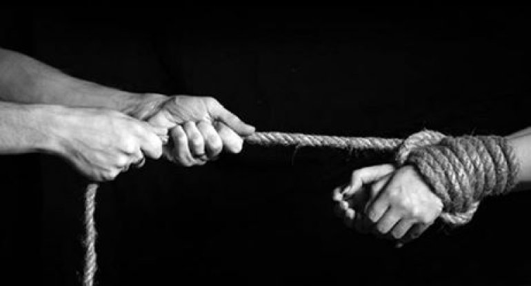 Qızıl alverçilərini aldadan qadın bəraət istəyir