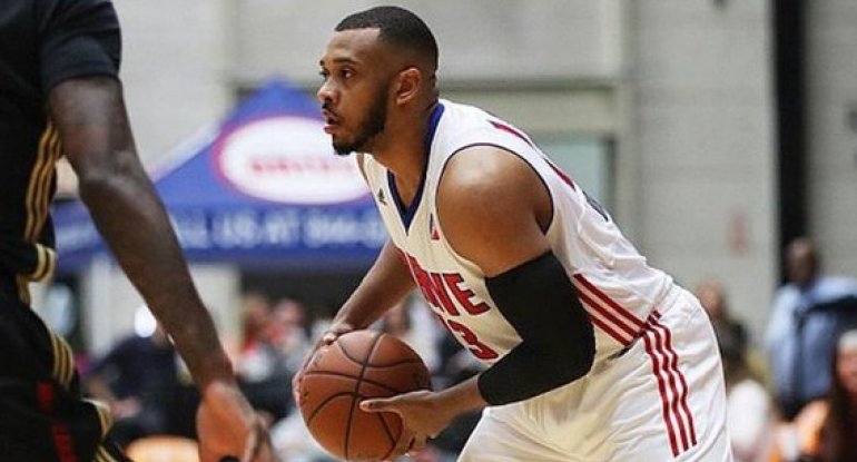 Oyun vaxtı ürəyi dayanan gənc basketbolçu öldü