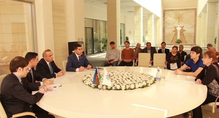 Deputat Azay Quliyev seçiciləri ilə görüşdü