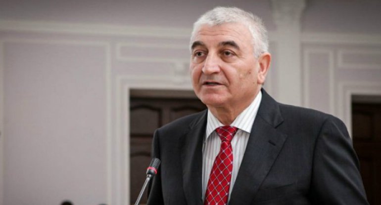 Məzahir Pənahov: “Sosial şəbəkələrdəki bəzi insanlar özlərini hörmətdən salırlar”