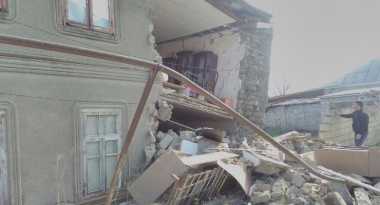 Xaçmazda yaşayış evi uçdu