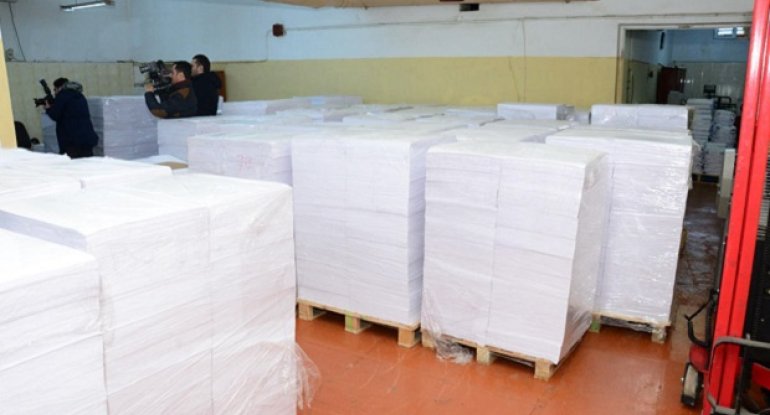 Seçki bülletenlərinin paylanmasına başlanıldı