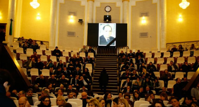 Böyükkişi Ağayevlə vida mərasimi keçirilib