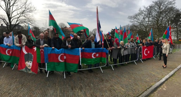 Niderlandda anti-Azərbaycan qruplarına qarşı etiraz aksiyası baş tutub