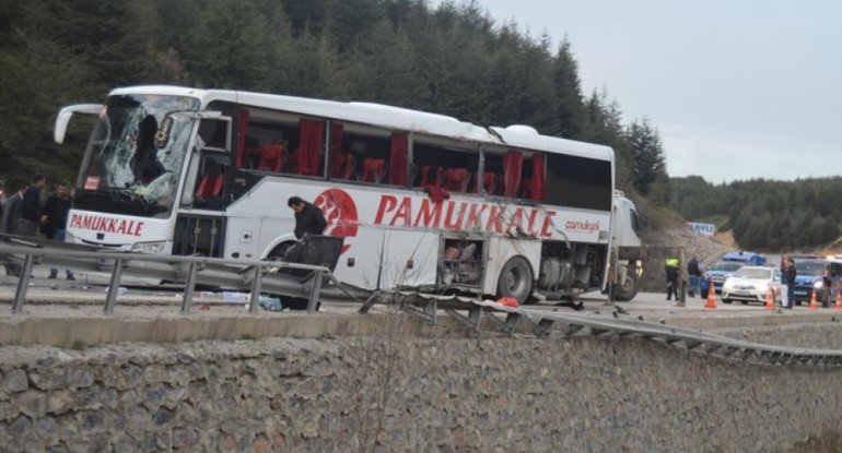 Tükiyədə avtobus aşdı