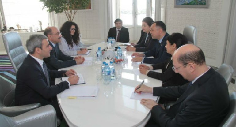 Əbülfəs Qarayev Özbəkistan Ali Məclisinin Qanunvericilik Palatası sədrinin müavini ilə görüşdü