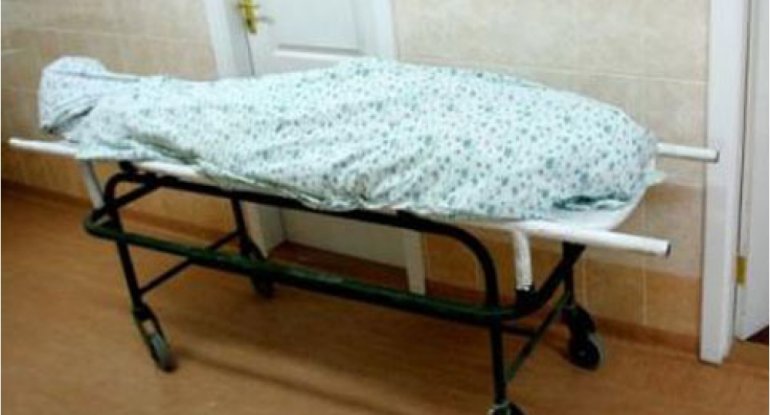 Bakıda mənzildə kişi meyiti tapıldı