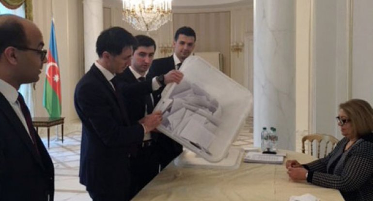 Azərbaycanın Parisdəki Mədəniyyət Mərkəzində prezident seçkiləri ilə bağlı səsvermə başa çatıb