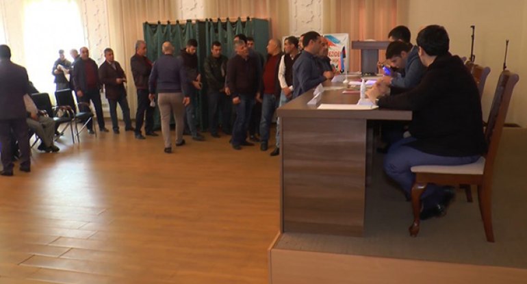 Ukraynada seçicilərin 93 faizi səs verib