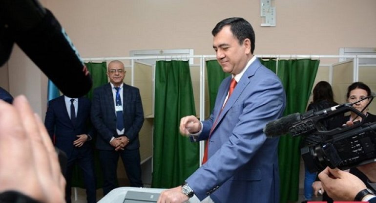 Daha bir prezidentliyə namizəd səs verdi