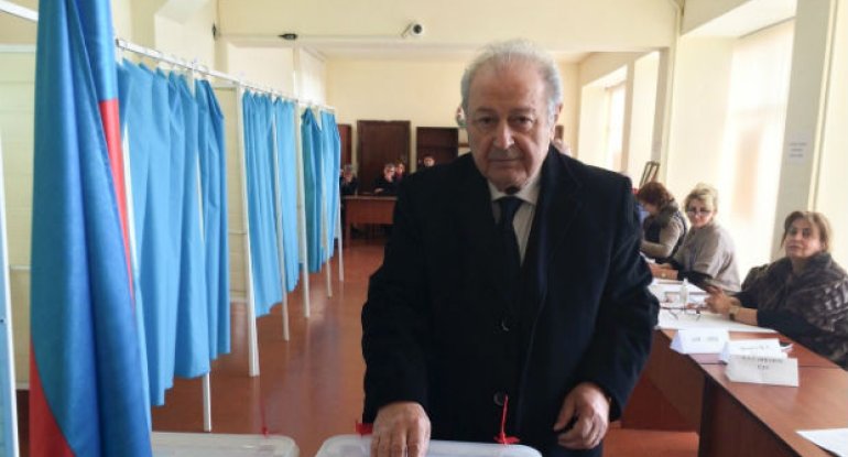 Eks- prezident səs verdi