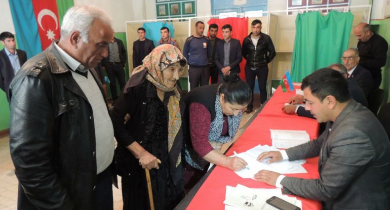 Ən yaşlı seçicimiz səs verdi