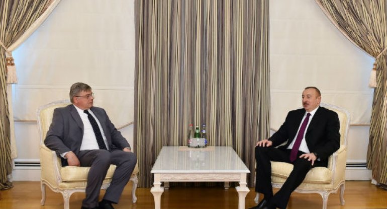 Prezident Avropa Parlamentinin sabiq vitse-prezidentini qəbul etdi