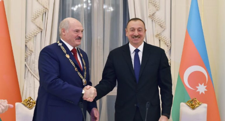 Lukaşenko İlham Əliyevi təbrik etdi