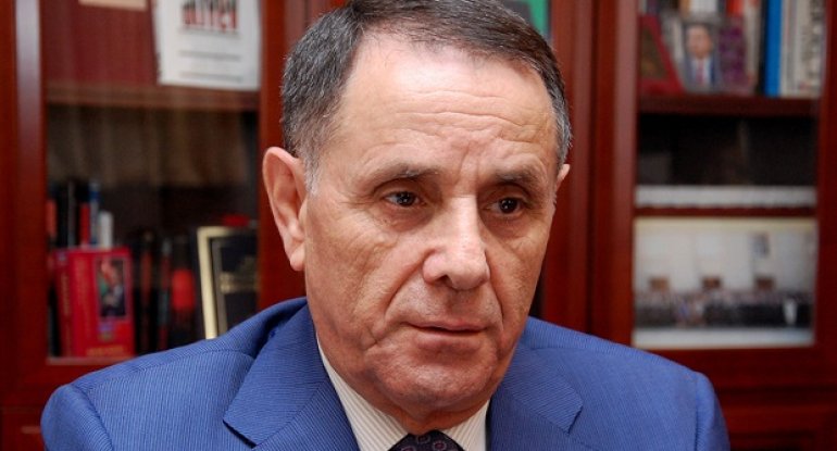 Gürcü həmkarı  Novruz Məmmədovu təbrik etdi