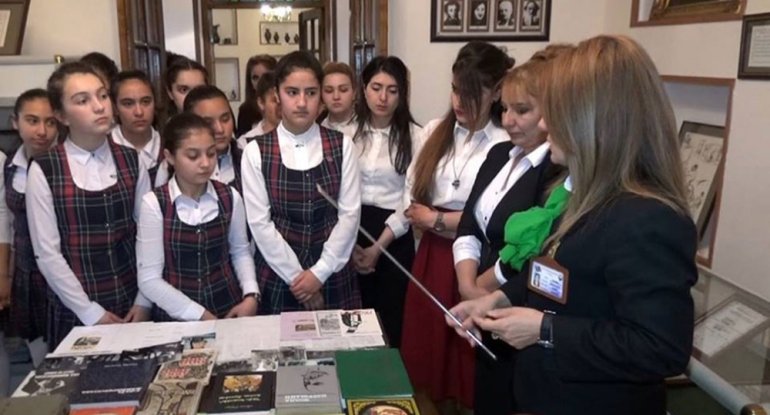 “Molla Nəsrəddin” jurnalının nəşrə başlamasının 112-ci ildönümü qeyd olunub