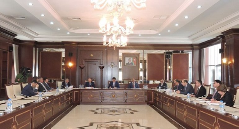 Milli Məclisin hüquq siyasəti və dövlət quruculuğu komitəsinin iclası keçirilib