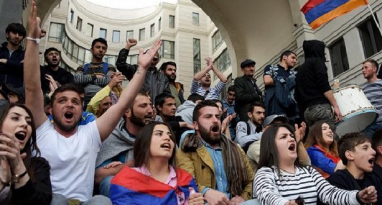 Ermənistanı növbəti etiraz dalğası bürüdü