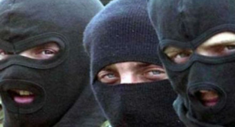 Mağazaya basqın edən maskalı şəxslər yaxalandı